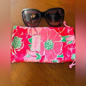 Lilly Pulitzer Brown Tortoise Shell Sunglasses with bamboo detailing
